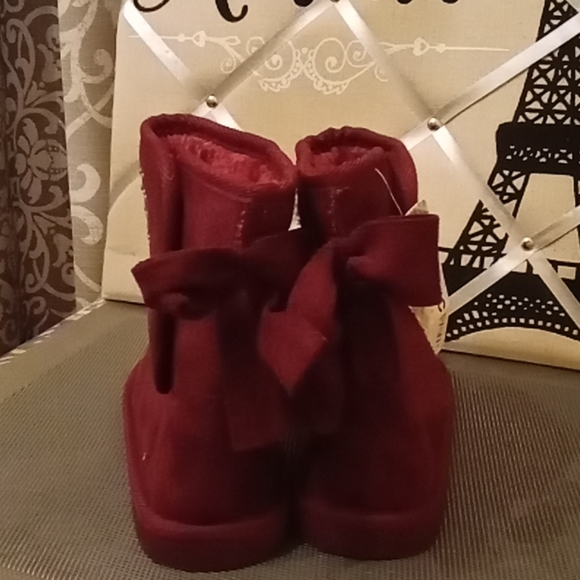 Artic Paw Bow Accent Sequin Boots - Picture 2 of 3